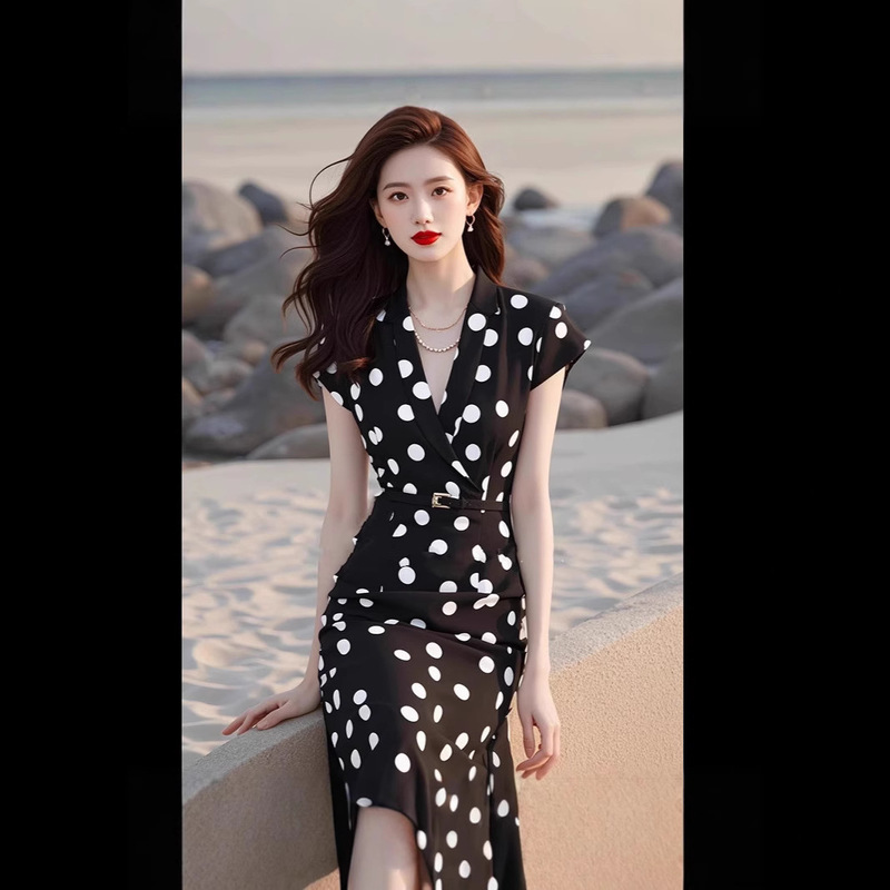 French style ten thousand kinds of long skirt high-end exquisite temperament high-end super good-looking high-class wave point dress summer