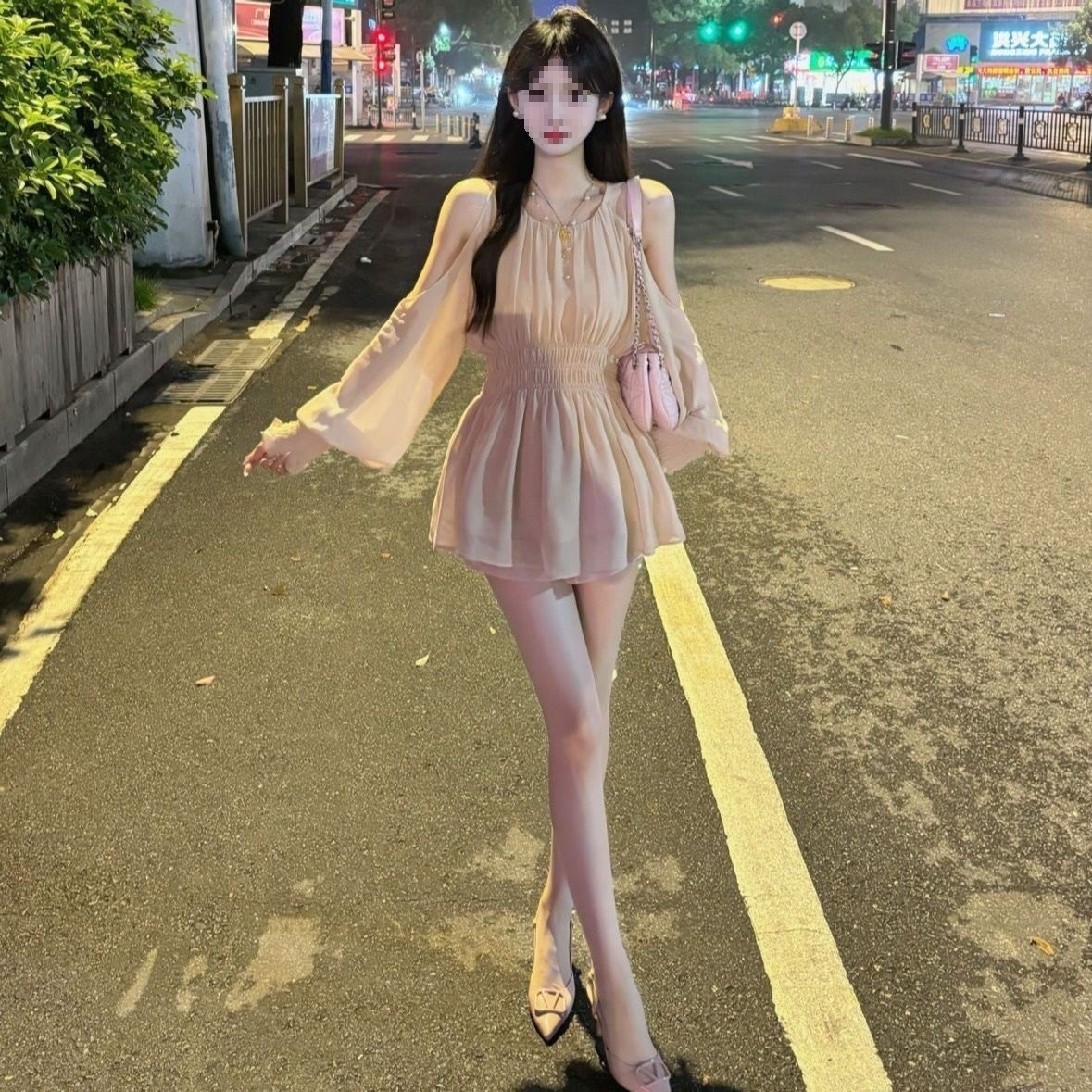 夏季气质长袖设计感露肩收腰泡泡袖雪纺连衣裙高腰短裤两件套女潮