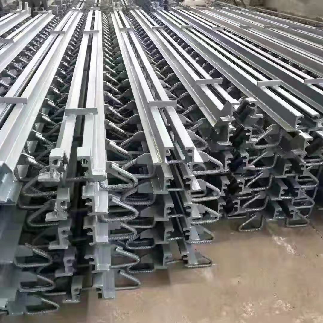 桥梁伸缩缝异型钢承接多种规格公路伸缩缝桥梁伸缩缝厂家
