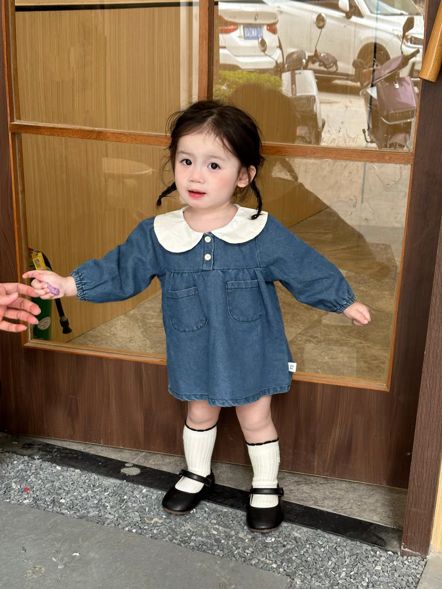 Robe en jean pour bébé fille avec col poupée style coréen_voghion.com