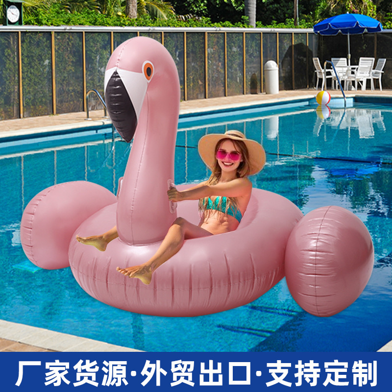 現物は厚くて空気を入れてバラの金のフラミンゴを膨張します。|undefined