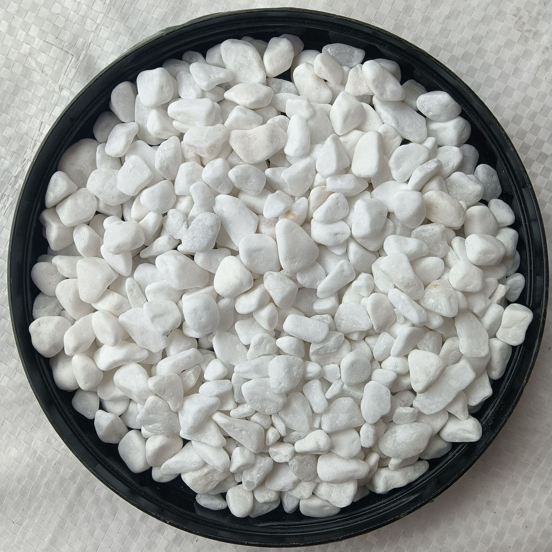 批发白色鹅卵石 白色石子 白色小石头 五彩石 碎石 白石米