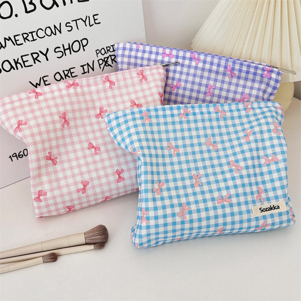 3432 floral print makeup bag, large capacity zippered storage bag for skincare products, perfect for shopping.