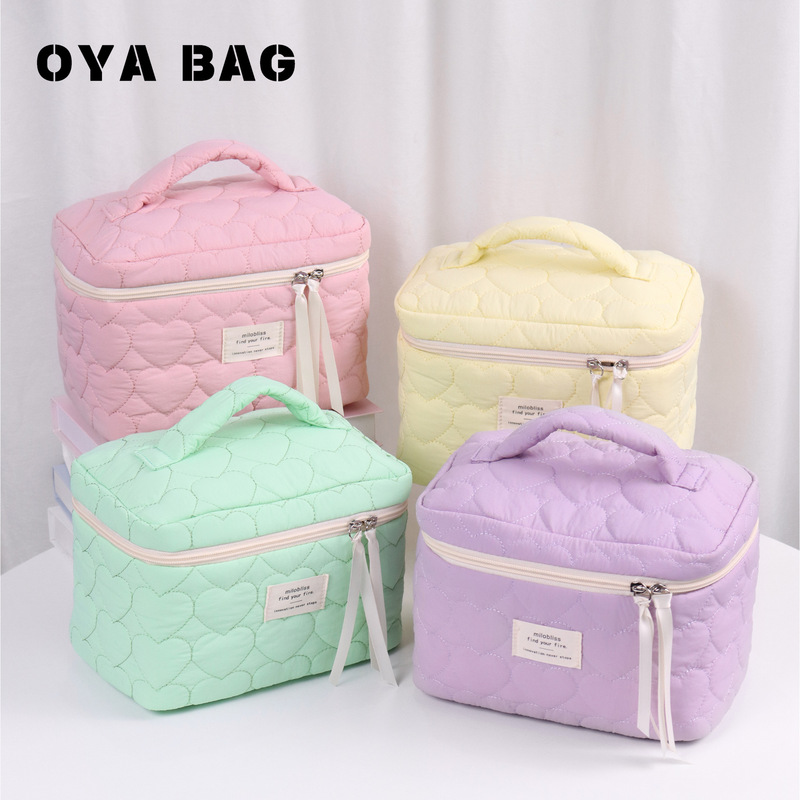 Cross-Border New Product Quilted Love Cosmetic Bag Large Capacity High-End Portable Cute Storage Bag Starting from One