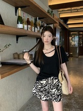 设计感休闲套装女春季2025新款黑色短袖T恤运动高腰斑马阔腿短裤