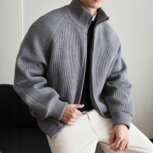 2025针织短款轻薄廓形松弛立领毛衣羽绒服男高级感灰色压印潮外套