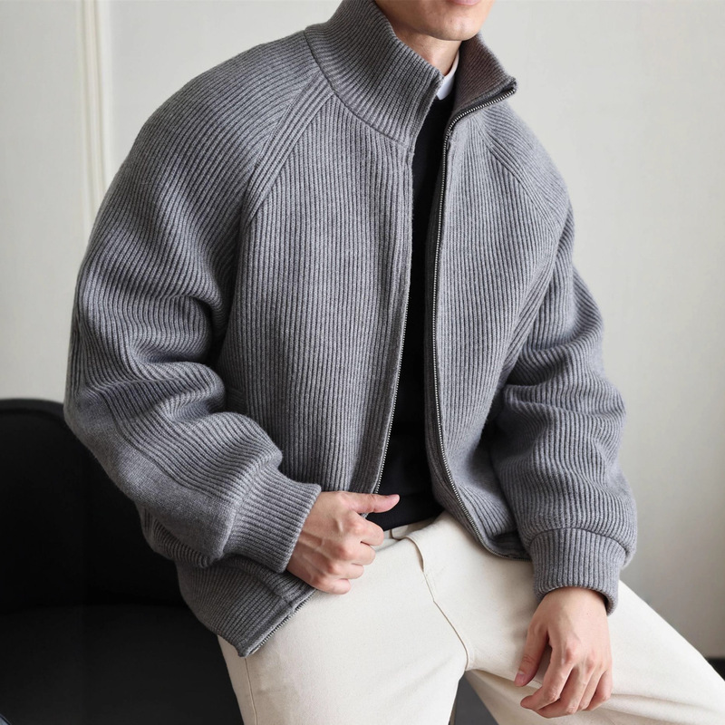 2025 Knitted Short Lightweight Silhouette Relaxed Stand Collar Sweater down Jacket Men's High-End Gray Embossed Trendy Jacket