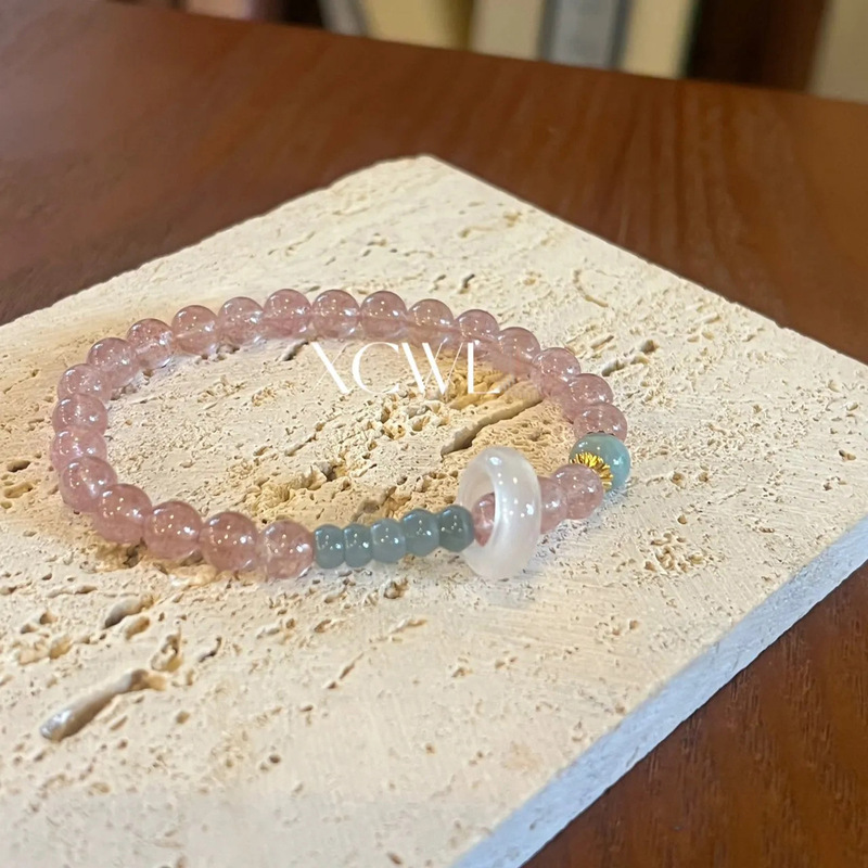 Niche exquisite bracelet strawberry crystal high color value blue water new Chinese original beaded bracelet Tanabata gift student version