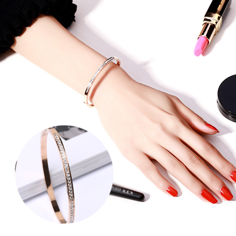 Round Diamond Inlaid Titanium Steel High-end Feel Ins Niche Design, Simple And Cool Style Bracelet_voghion.com