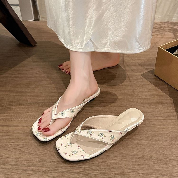 Tacones bajos y tacones altos, zapatillas de flip flops