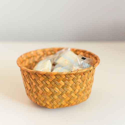 Natural seaweed woven storage basket kitchen ginger garlic storage basket small round entryway desktop miscellaneous storage basket