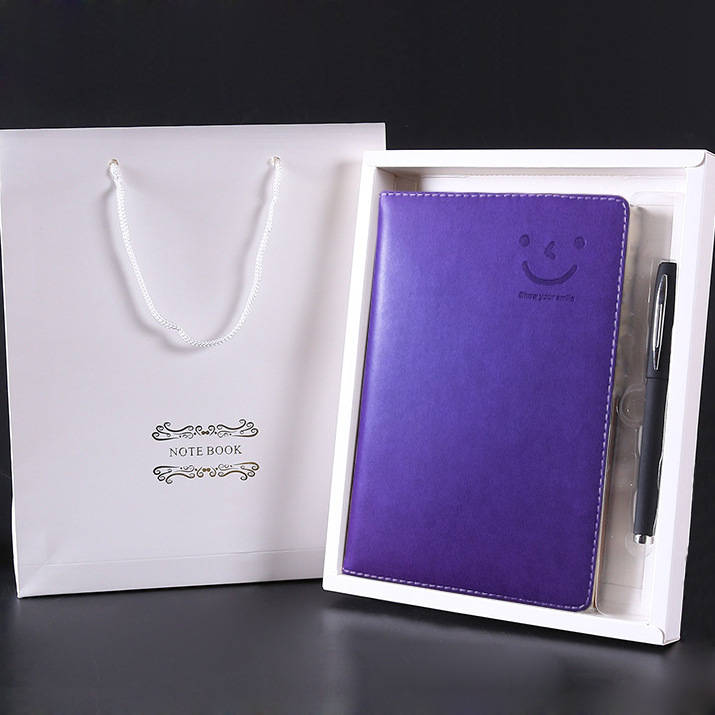 Gift box with pen purple
