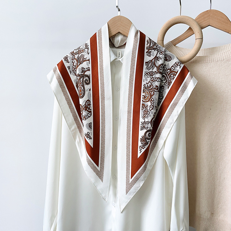 2025 nuevo estilo verano todo-fósforo cintura a juego camisa traje de mezclilla chal seda de sarga toalla triangular de moda fresca