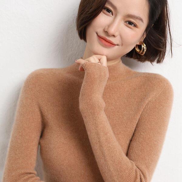Base body-friendly demi-season knitted sweater