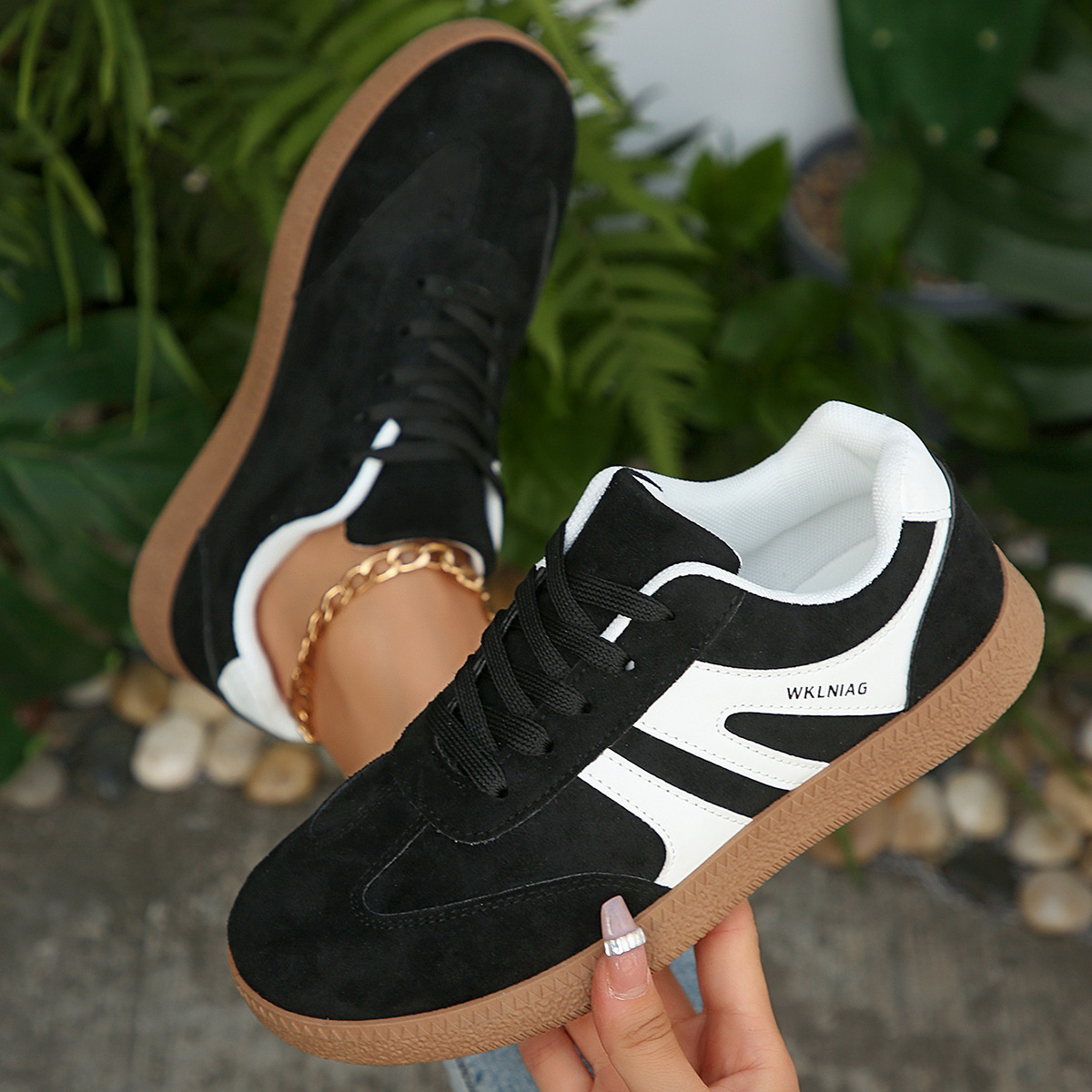 Zapatos de tamaño grande 2026 primavera cabeza redonda nueva moda zapatos de pareja zapatos transfronterizos zapatos de mujer zapatos casuales
