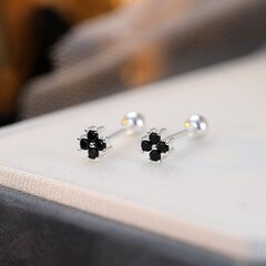 黑色小花螺丝耳钉女小巧迷你小情绪耳骨钉气质百搭耳饰2025年新款
