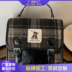 跨境今年流行小众格子包包2025新款秋冬百搭女双肩背包多用斜挎包