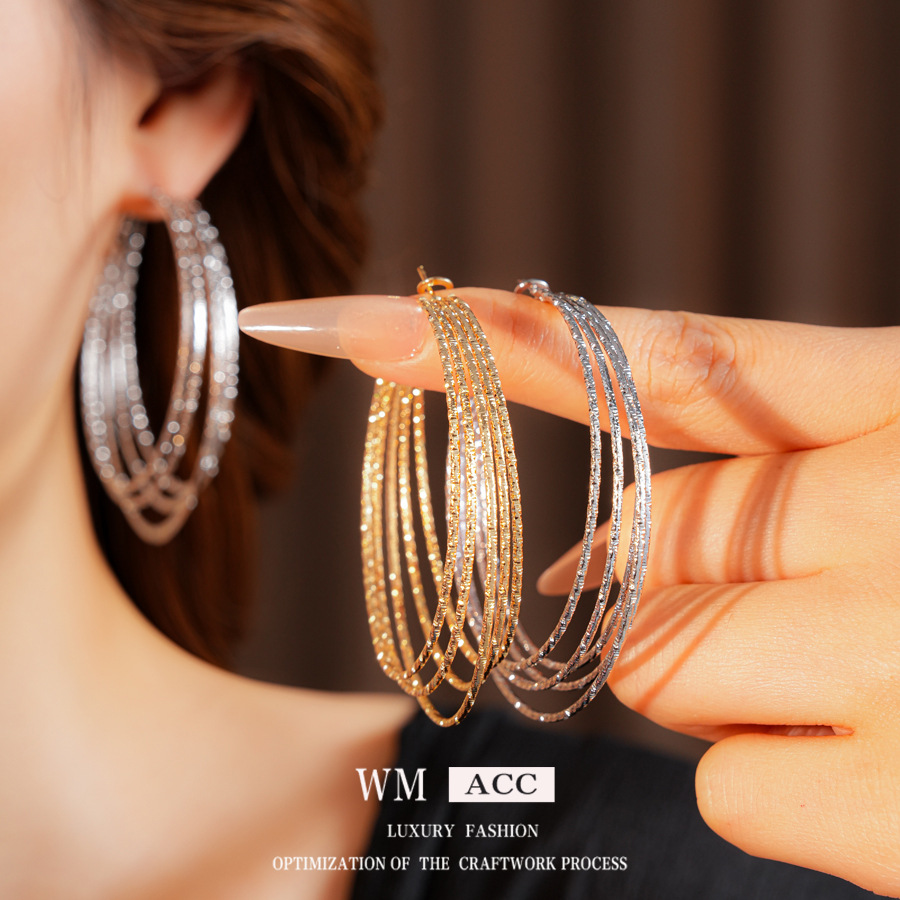 Viento frío, aretes redondos multicapa, anillo de aretes, estilo simple, personalidad, pernos de aretes, temperamento de alta calidad, aretes de aretes