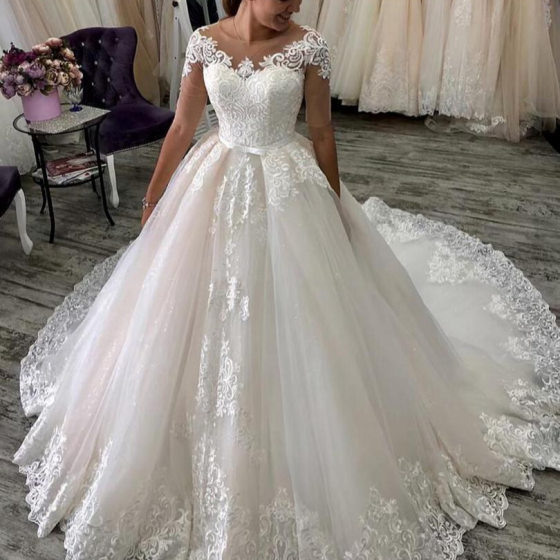 Theme Wedding Dress Large Tail 2025 New Elegant Bridal Short-sleeved Lace Mori Fantasy French Light Slimming