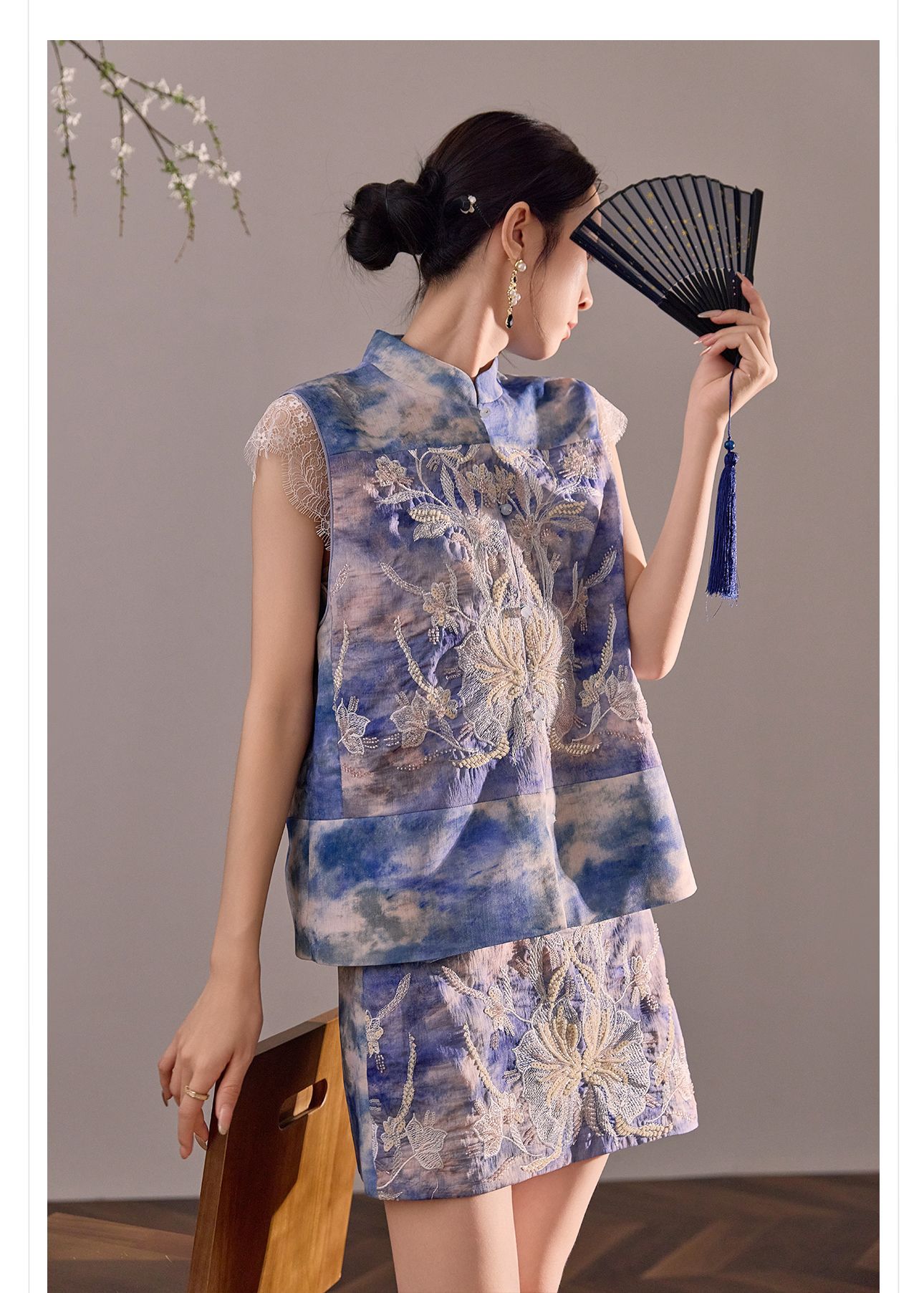 Bộ vest chân váy cổ đứng thêu họa tiết nặng cao cấp mùa hè ZX N6005 — áo vest màu vàng, váy màu vàng, váy xanh chi tiết 10