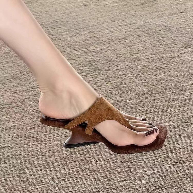 Retro francés 2026 regañadientes zapatillas de dedos desnudos para mujeres en verano usar nuevas zapatillas de cabeza cuadrada