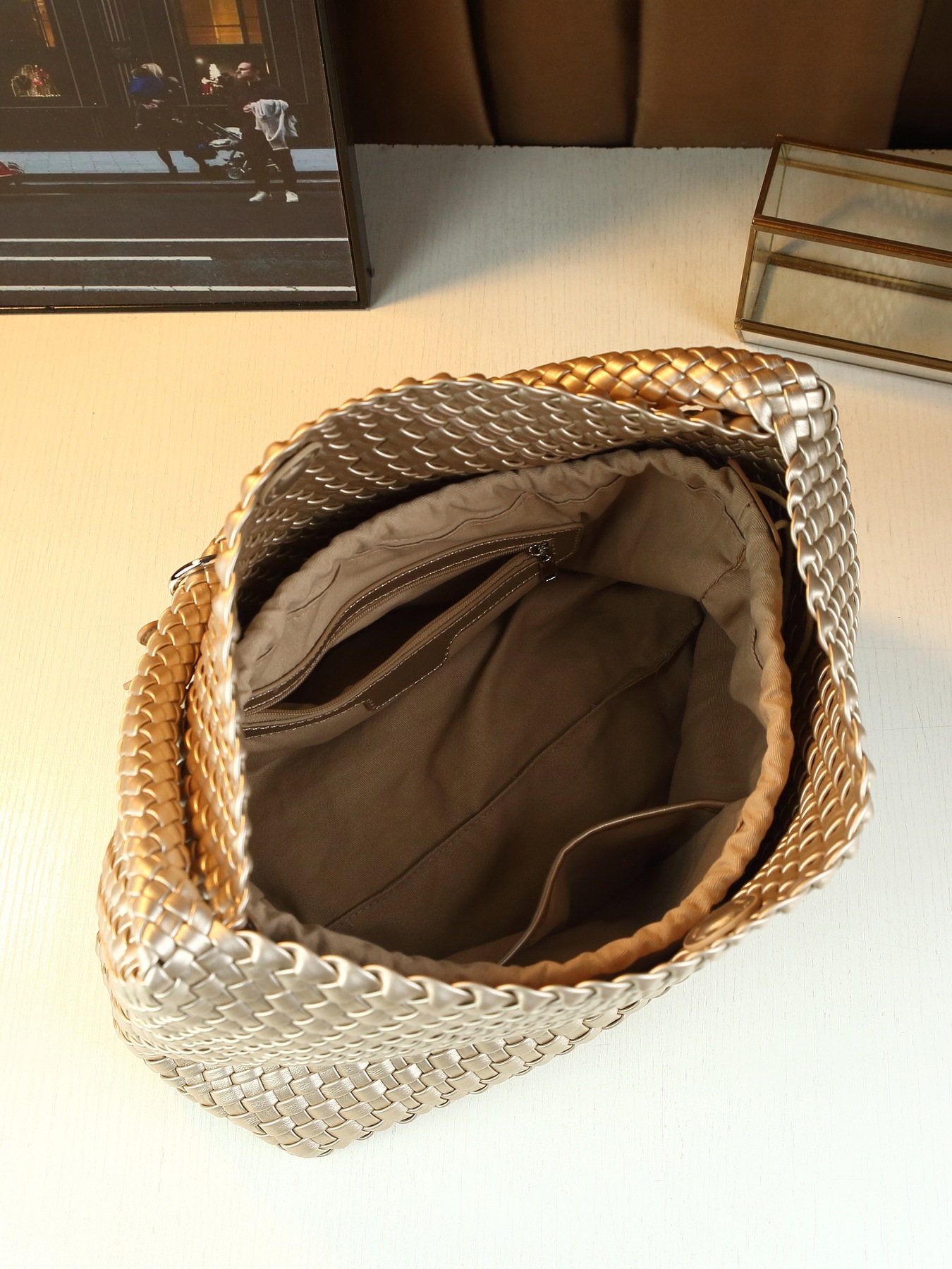 Geflochtene Damentasche Im Korbdesign Mit Sternenmotiv_voghion.com