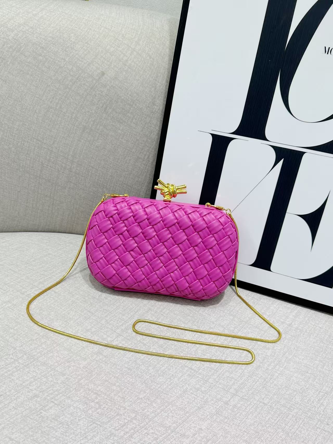 로즈 레드(주름 직조 기술)