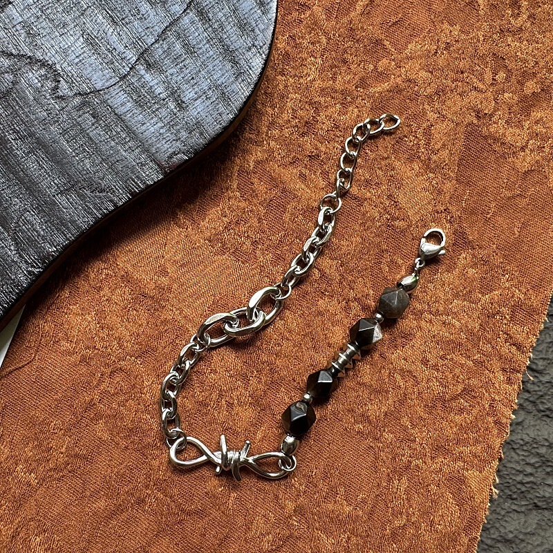 Gag Simple Design Titanium Steel Spliced Thorn Bracelet for Men and Women Street Niche Hip-Hop Chain Beaded Bracelet Gag Simple Design Titanium Steel Spliced Thorn Bracelet for Men and Women Street Niche Hip-Hop Chain Beaded Bracelet