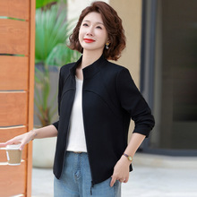休闲大码宽松女士短外套2025春秋装新款中老年妈妈装洋气减龄夹克