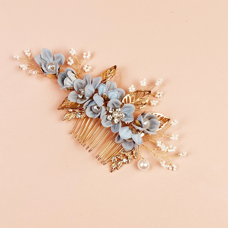 큰 파란 머리 빗