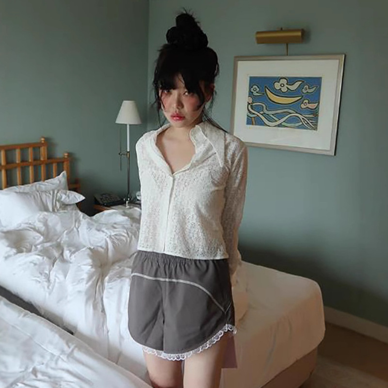 in stock fr * ckle Retro Lace Shirt Women's White Shirt Show Temperament Heavy Industry Design Sense Shirt Top