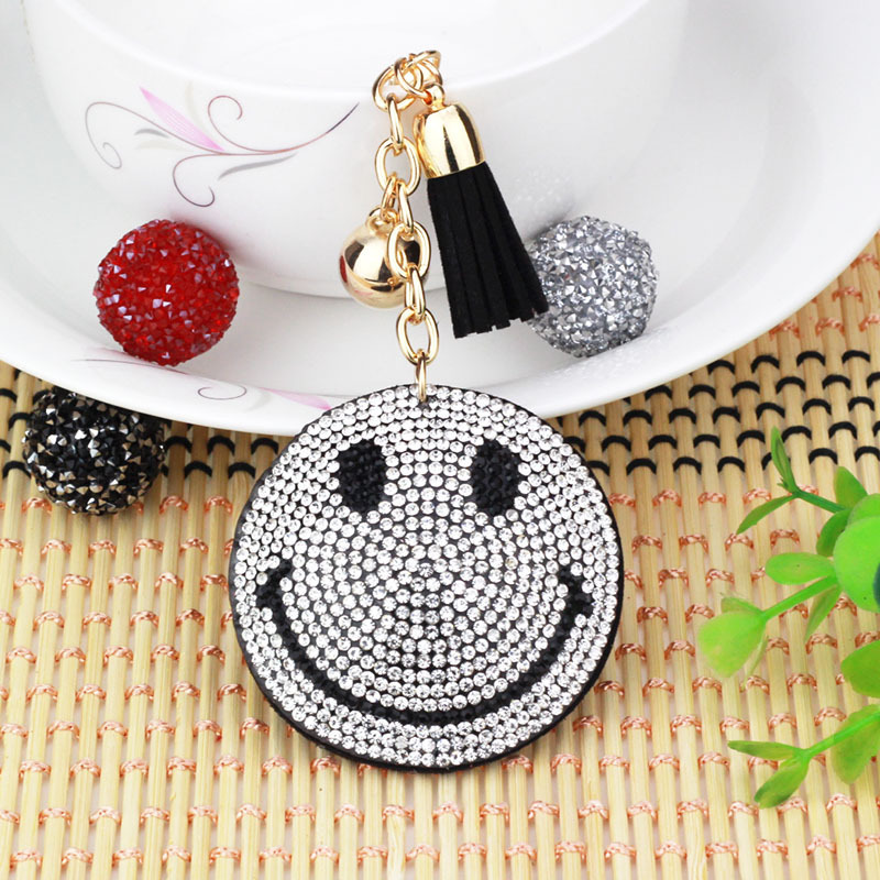 Nuevo creativo cara sonriente coreana llavero de diamante de moda borda de dama bolsos colgantes joyerías de comercio exterior al por mayor