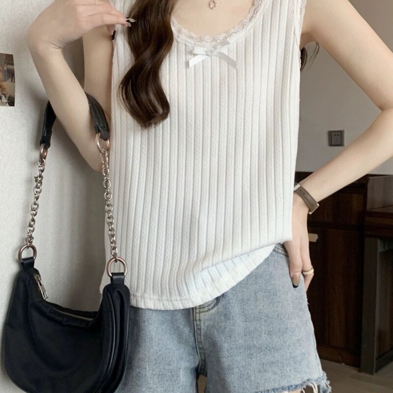 New Style Lace-Trimmed Bowknot Spring/Summer Camisole for Women, Plus-Size Loose Fit, Tummy-Covering, Suitable for Outerwear or Layering New Style Lace-Trimmed Bowknot Spring/Summer Camisole for Women, Plus-Size Loose Fit, Tummy-Covering, Suitable for Outerwear or Layering