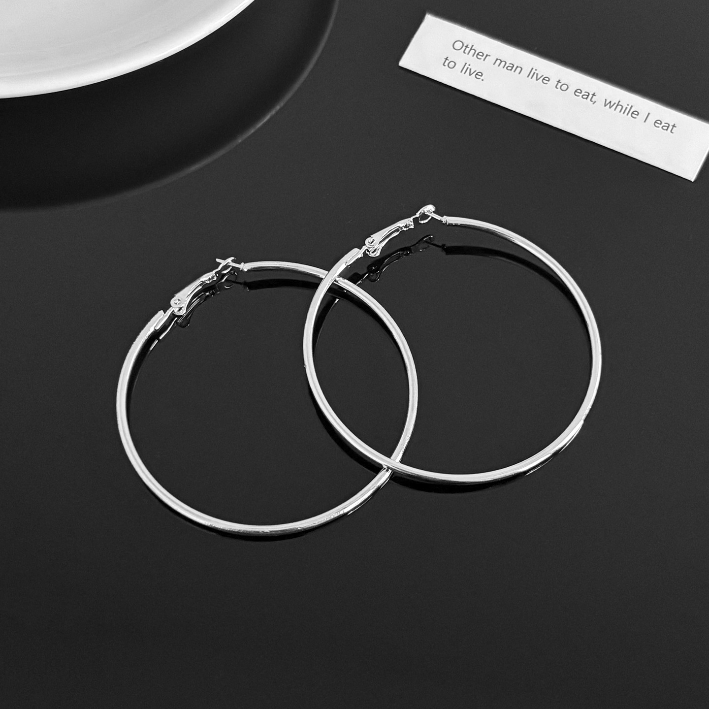 Pendientes de aleación Pendientes de alta calidad de perlas para mujer Pendientes exagerados de temperamento de lujo ligero coreano Pendientes largos con borlas al por mayor