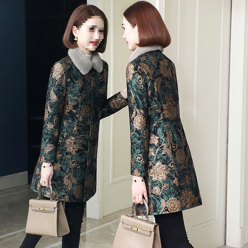 新款皮衣女装羽绒服中长款海宁皮草妈妈中老年秋冬外套厚