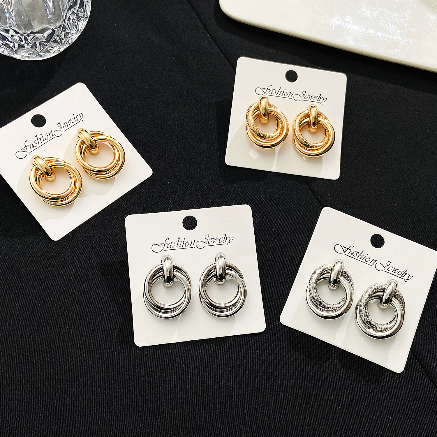 gold Geometric Circle Ins Niche Alloy Twisted Light Luxury New Simple Earrings_voghion.com