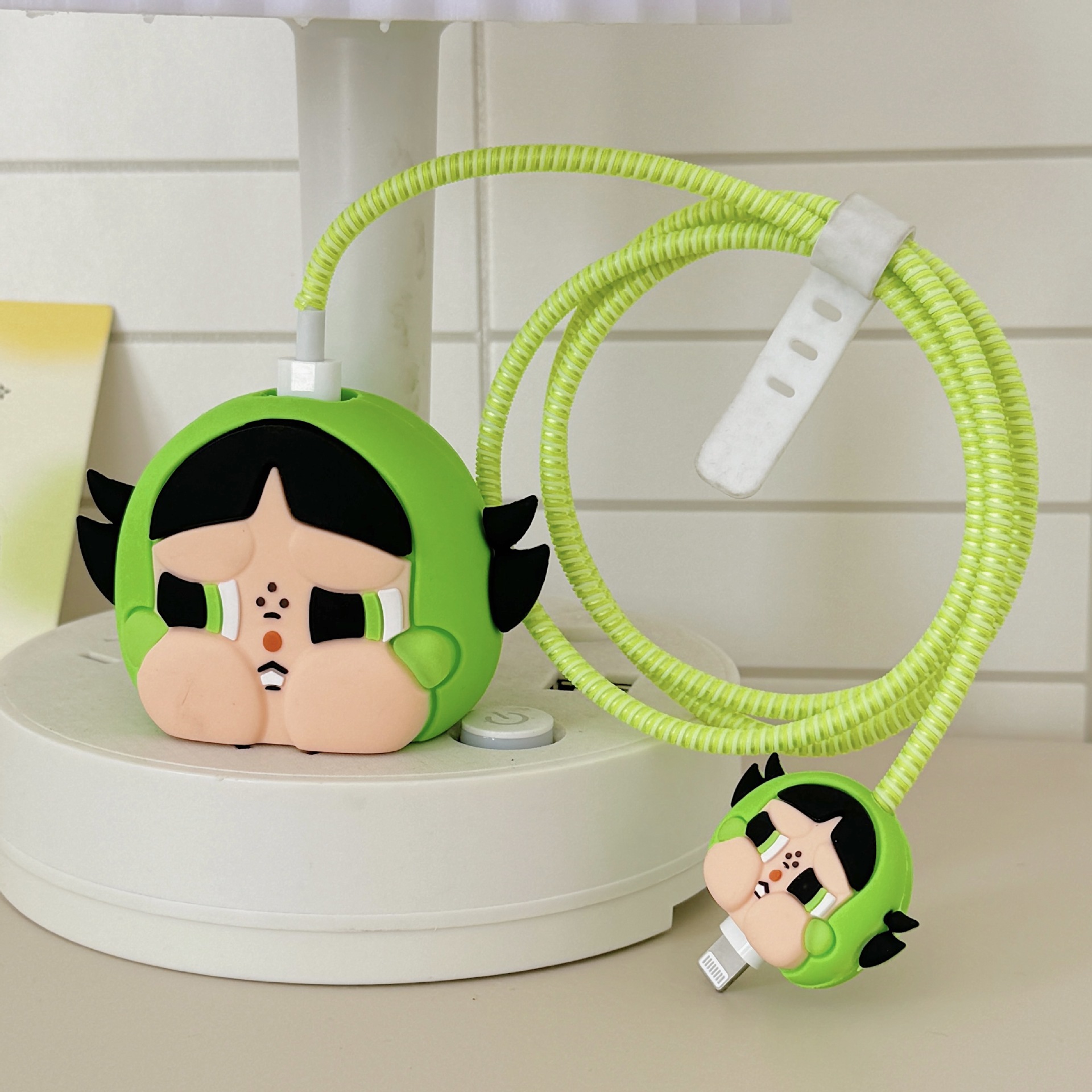 2023 nuevo cargador de dibujos animados cubierta protectora adecuada para Apple carga rápida cabeza 18/20W estándar europeo estándar americano aplicable