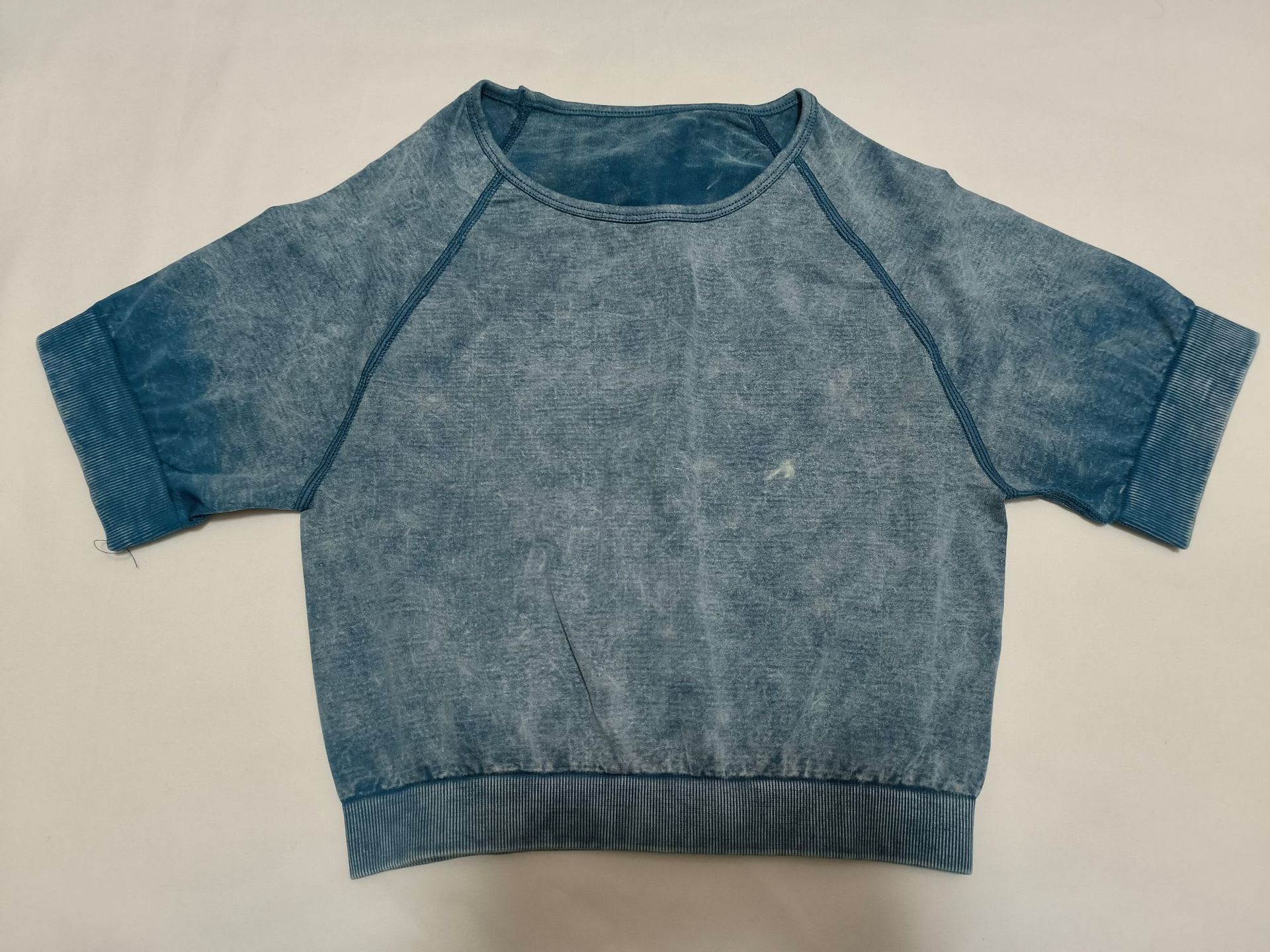 Women's Clothing Sports seamless high elastic enlarged V waist V back peach hip washed frosted tight short sleeved shorts and trousers suit_voghion.com