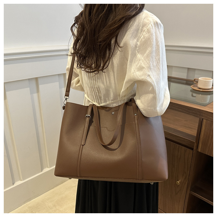 Retro texture commuting solid color simple 2024 autumn new large-capacity single-shoulder bag with a relaxed underarm tote bag undefined
