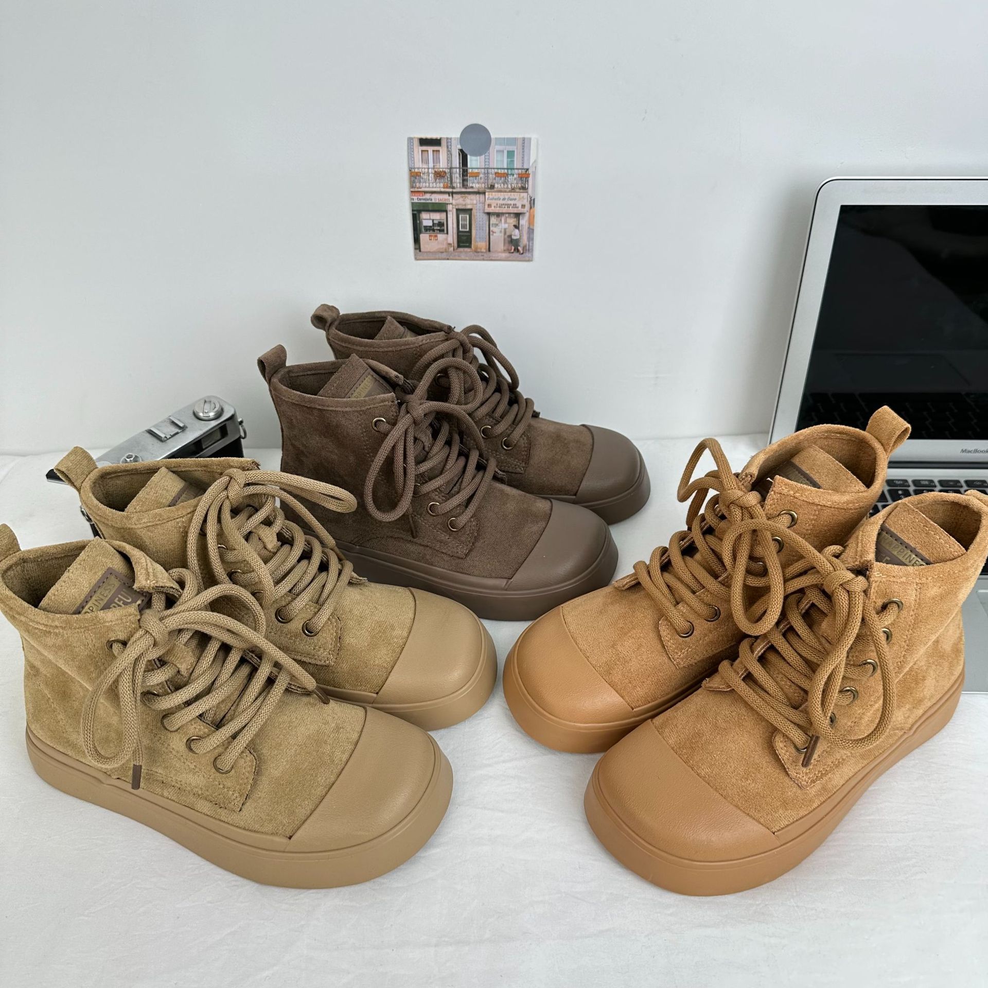 Zapatillas de plataforma de caña alta de onda lejana, todo fósforo 2024 otoño e invierno nuevas botas cortas, zapatos de lona casuales coreanos para mujer