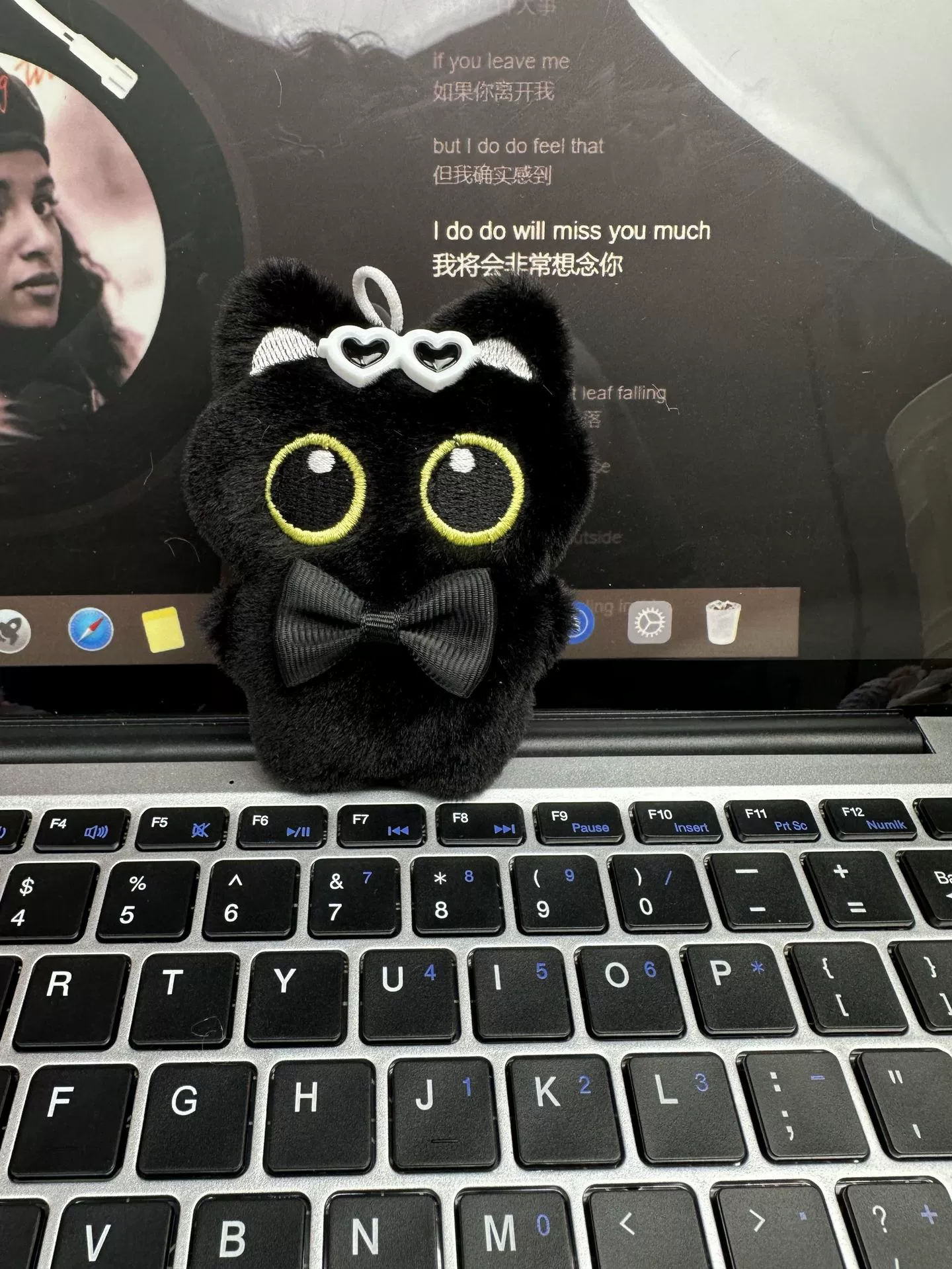 Plush doll, pendant, black keychain, big eyes, kitten