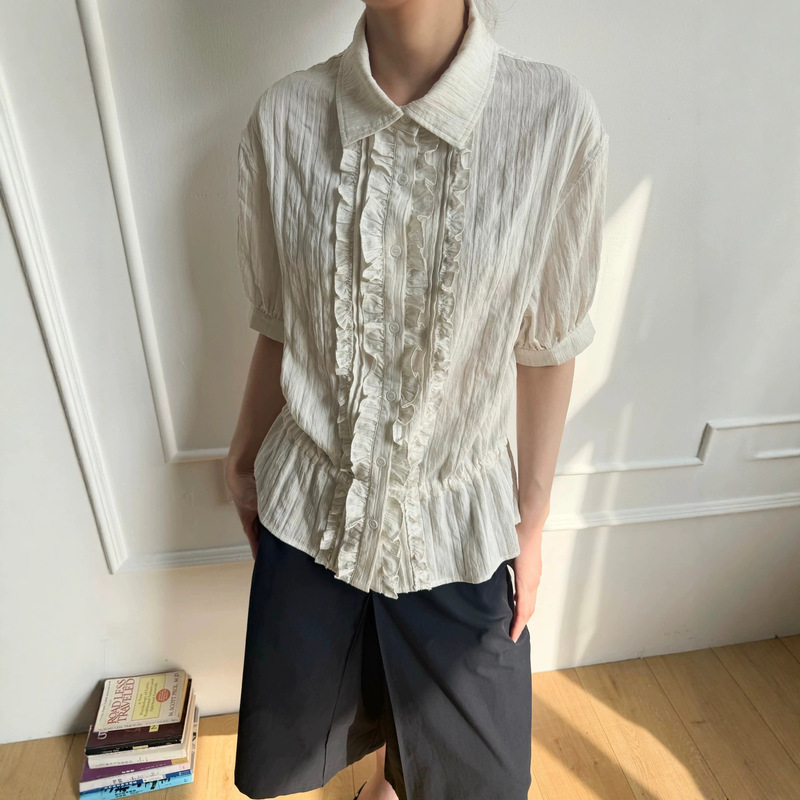 Rreiko0 | Metallic Luster Texture, Pleated Lace-Up Hem, Waist-Cinching Short-Sleeve Shirt. Rreiko0 | Metallic Luster Texture, Pleated Lace-Up Hem, Waist-Cinching Short-Sleeve Shirt.