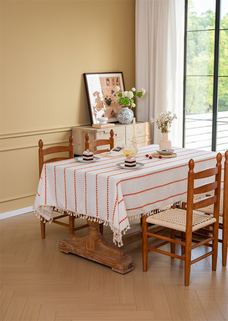 Grenzüberschreitendes INS Nordic Polyester Jacquard T-Shirt mit geflochtener Quaste, rechteckiger Couchtisch und Essbereich mit gestreifter Spitze_voghion.com