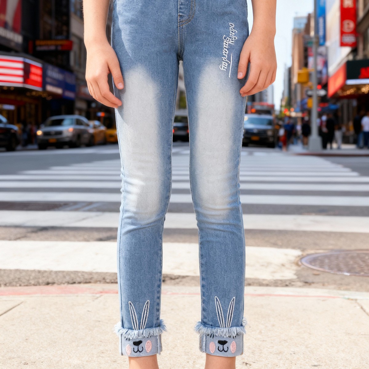 Эластичные мультяшные джинсы, осенние штаны, детская одежда, в обтяжку, с вышивкой, подходит для подростков