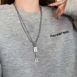 长款卫衣项链女2023年秋冬新款字母轻奢小众高街潮酷嘻哈风毛衣链