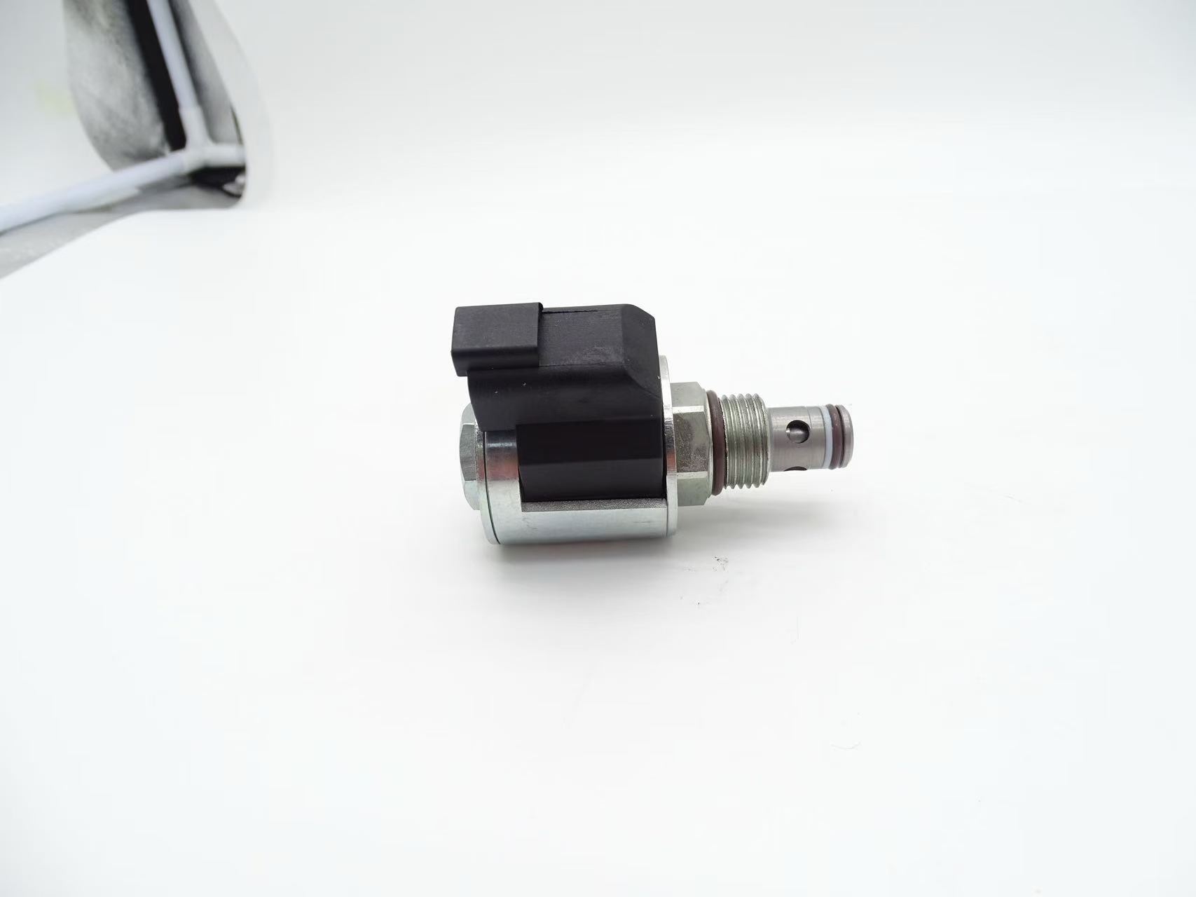 478-8207 is suitable for Carter D8R multi-way valve, excavator, crane, bulldozer, and loader solenoid valve