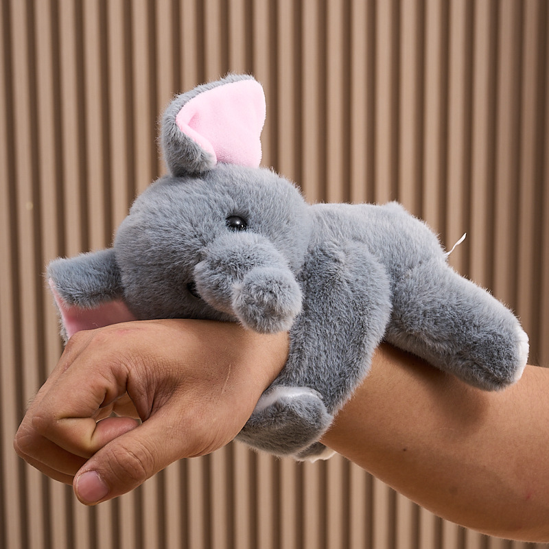 Sitting style elephant single slap