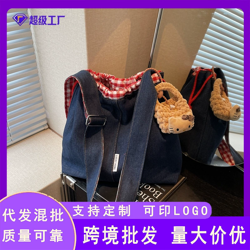 2025 новый летний стиль: вместительная джинсовая сумка через плечо с завязками для женщин, корейский стиль, повседневная холщовая сумка-тоут
