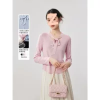 Woolen silk elegant knitted sweater, V-neckline