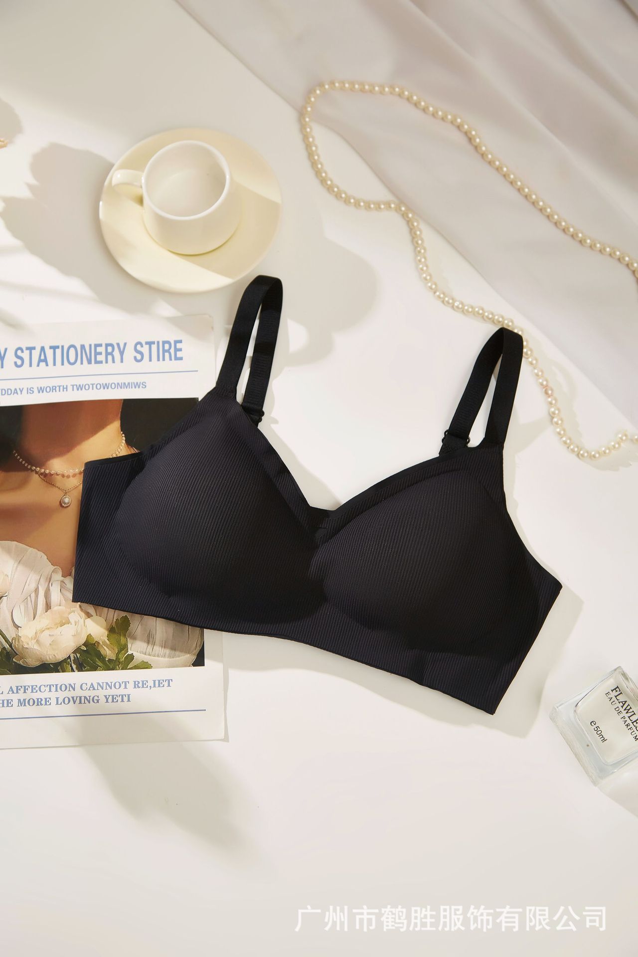 Venta directa de fábrica Comercio electrónico transfronterizo Sudeste de Asia Vietnam Tailandia Damas Pechos pequeños reunidos Sujetador lateral simple sin costuras